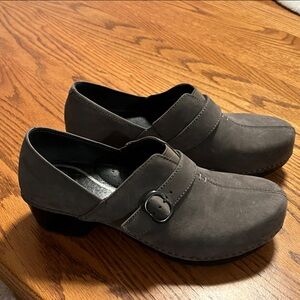 Dansko Women's Charcoal Mules with Strap